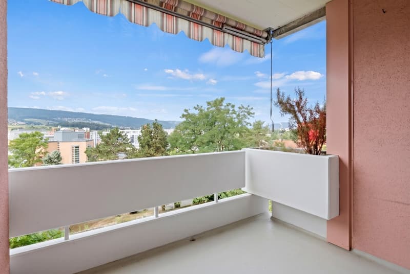3.5-Zimmerwohnung mit Balkon und Weitsicht in Schlieren (2)