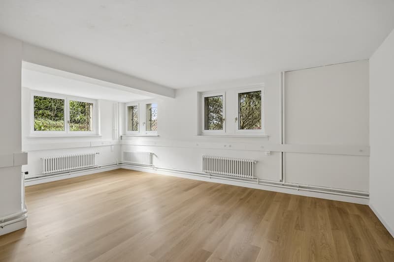 Büro / Zimmer UG