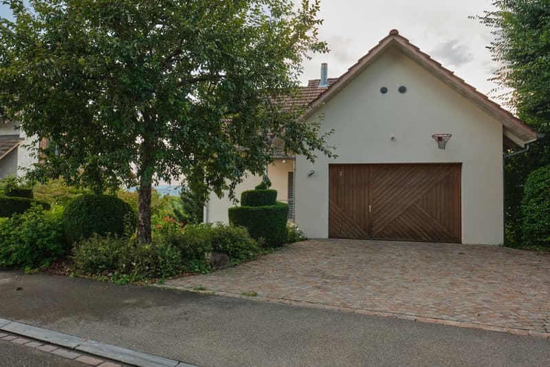 Charmantes, gepflegtes 7.5-Zimmer-Einfamilienhaus, freistehend, an ruhiger, schöner Lage in Rafz (21)