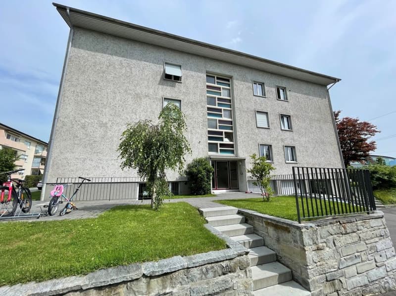 Appartamento di 4 locali in posizione tranquilla con vista sul verde (10)
