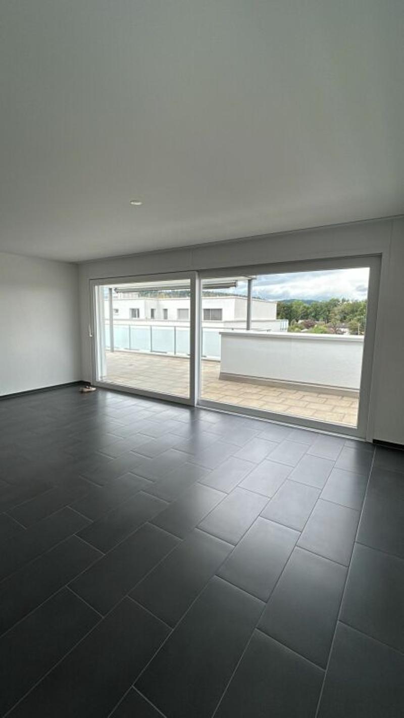 Top-gepflegte, moderne 3.5 Zi.-Dachwohnung im Dorfzentrum (3)
