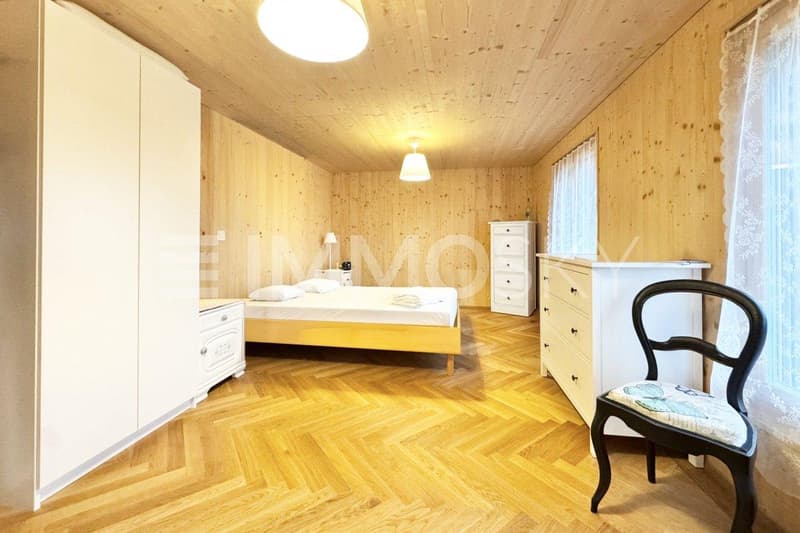 Grosses Schlafzimmer
