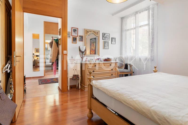 Geräumiges Schlafzimmer