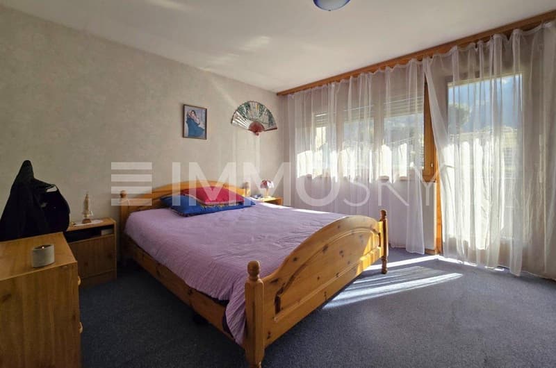 Chambre à coucher spacieuse