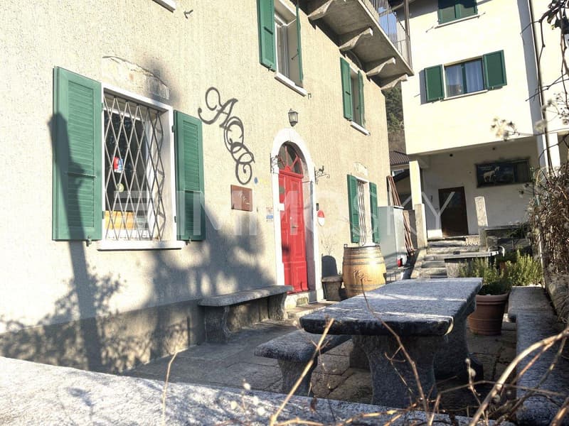 Entrata principale con ulteriori posti a sedere
