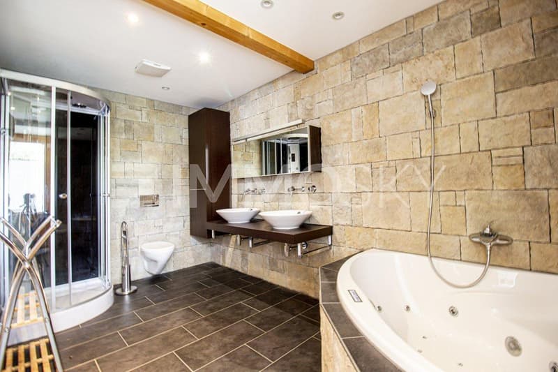 Exklusives Wellness-Badezimmer