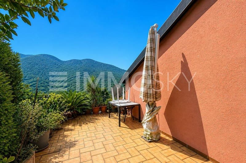 Terrazzo panoramico soleggiato
