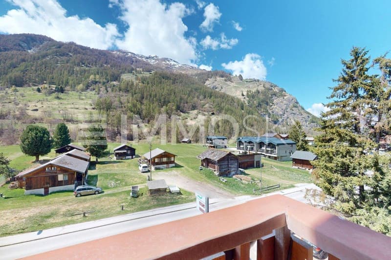 Profitez de la superbe vue depuis le balcon
