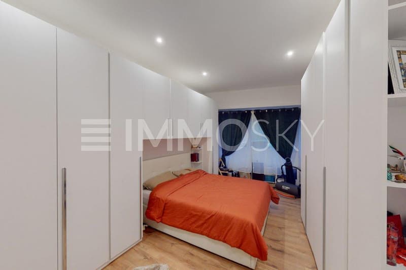 Camera da letto con armadi su misura