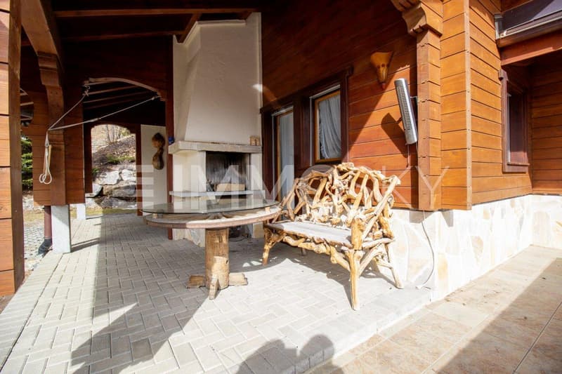 Grande terrasse ombragée