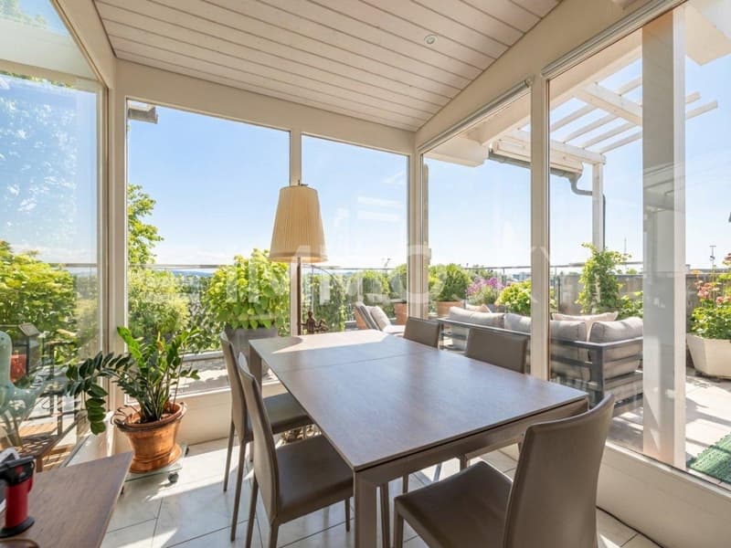 Essbereich mit Ausgang auf die Terrasse