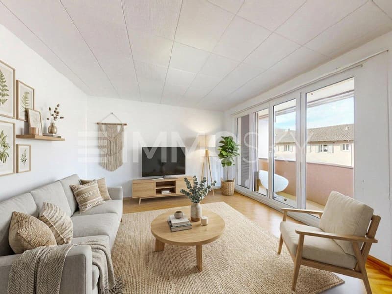 Salon spacieux avec balcon - Home Staging