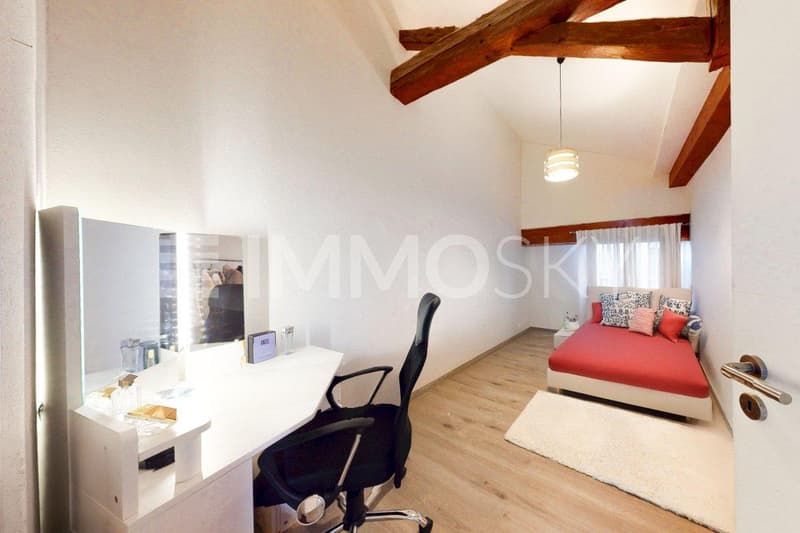Chambre volumineuse dans le 4.5 pieces