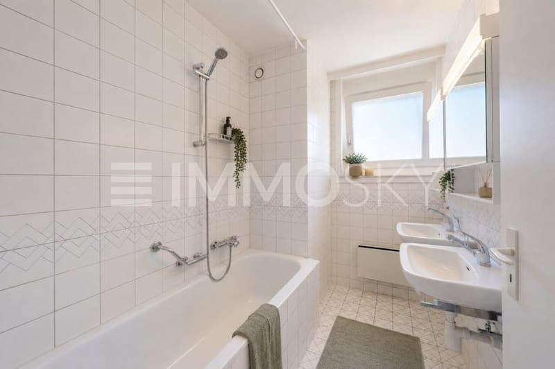 Salle de bain avec double vasque - Homestaging