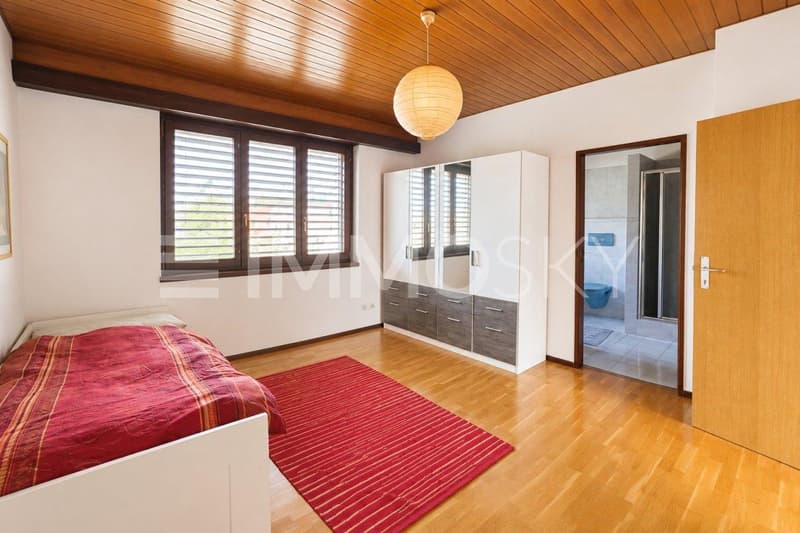 Grande camera padronale con bagno en-suite