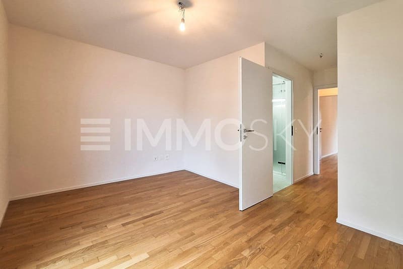 Chambre parentale avec salle de douche
