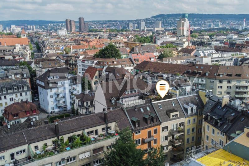 Mitten im Geschehen leben und die private Dachterrasse geniessen