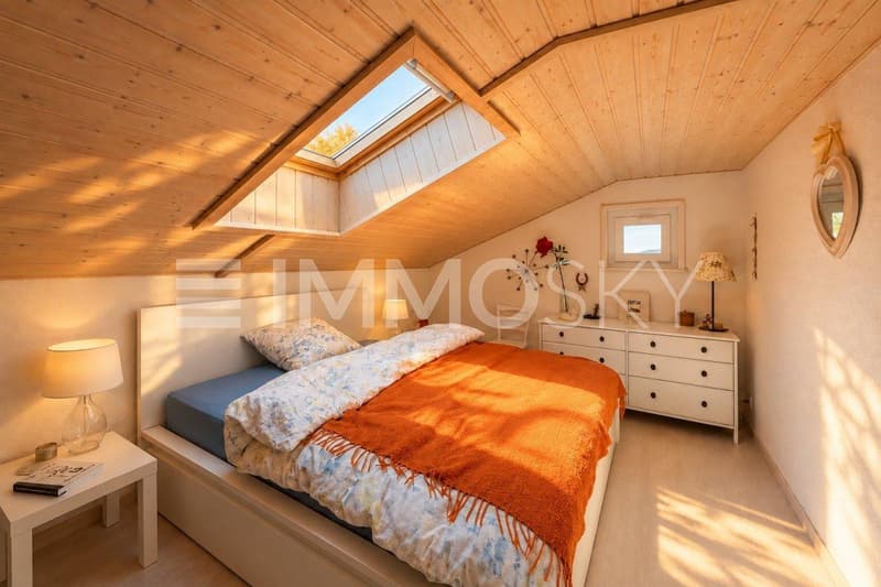 Chambre lumineuse dans les combles