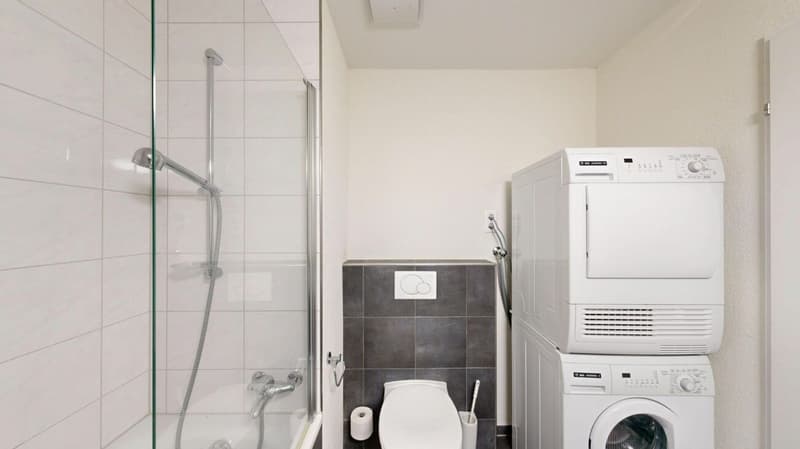 Bad / WC mit Waschturm
