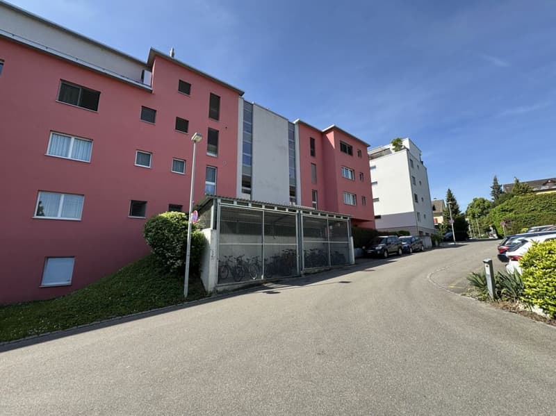 Aussenansicht mit Veloraum
