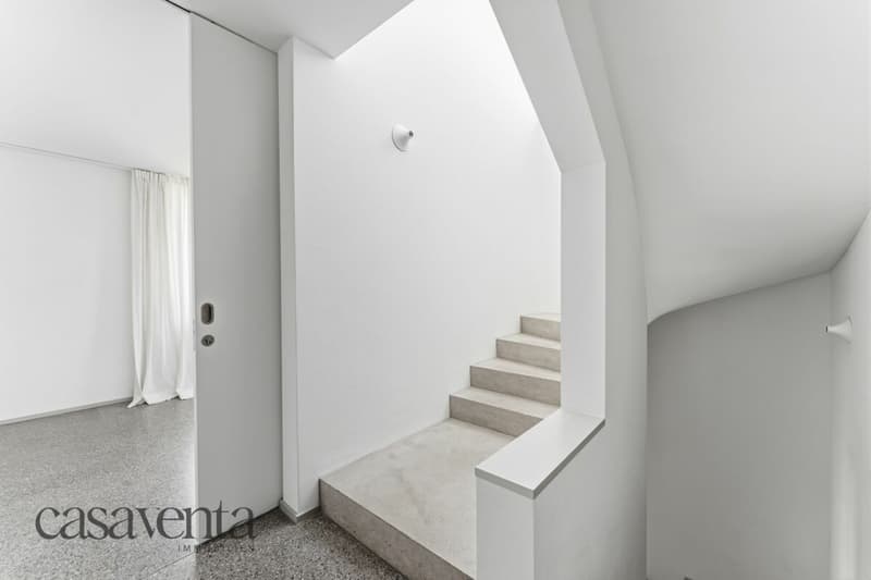 Appartamento penthouse esclusivo con terrazza panoramica e offerta di finanziamento UBS attraente (24)
