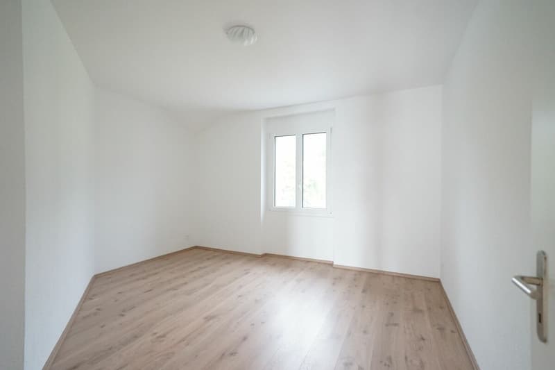 Schlafzimmer 5.5 Zi. Whg. 2.OG