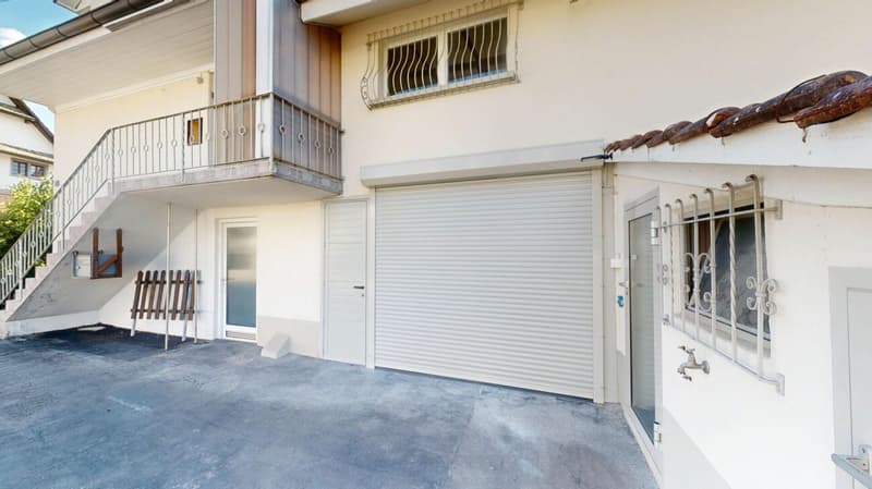 Zufahrt/ Garage