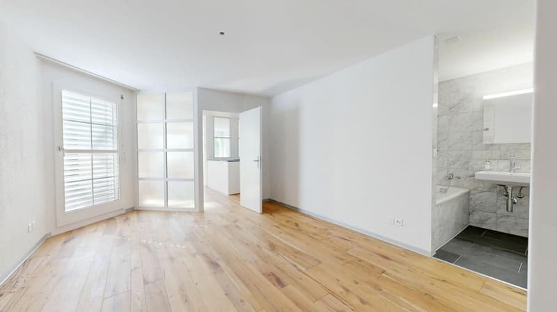 Schlafzimmer mit en Suite Bad (Ansicht 1)