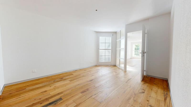 Schlafzimmer mit en Suite Bad (Ansicht 2)