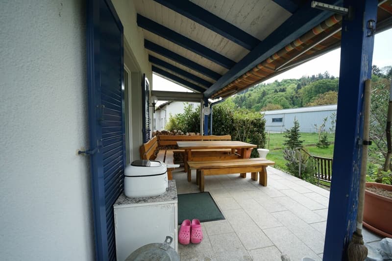 Gedeckter Sitzplatz