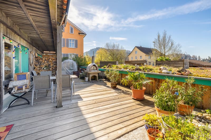 Terrasse mit Pizzaofen