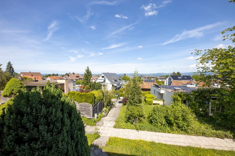 At Home Above the Fog: Detached 6 ½-Room Single-Family House (4)