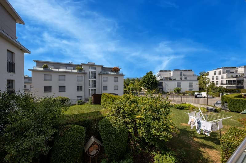 Modern 3.5-room apartment with large south-facing balcony (11)