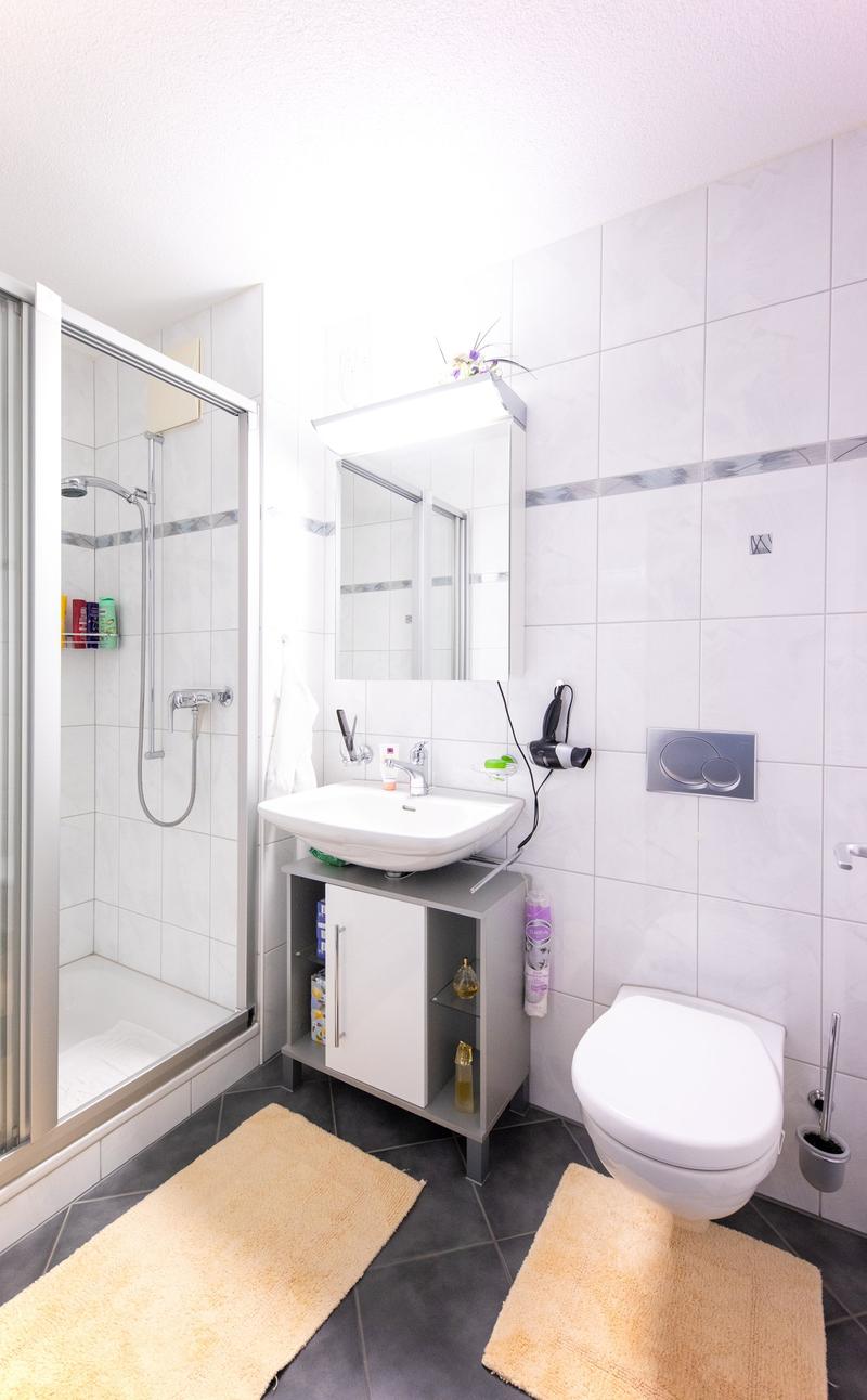 Modern 3.5-room apartment with large south-facing balcony (10)
