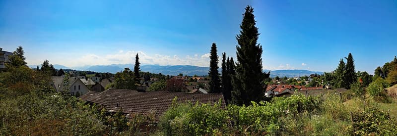 Vue panoramique imprenable : parcelle de construction ensoleillée à Hombrechtikon (2)
