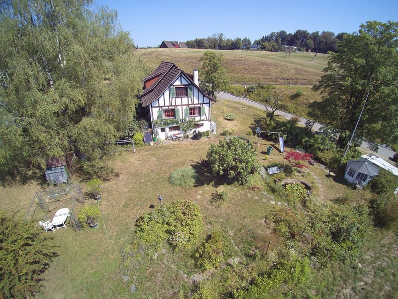 Vue panoramique imprenable : parcelle de construction ensoleillée à Hombrechtikon (1)