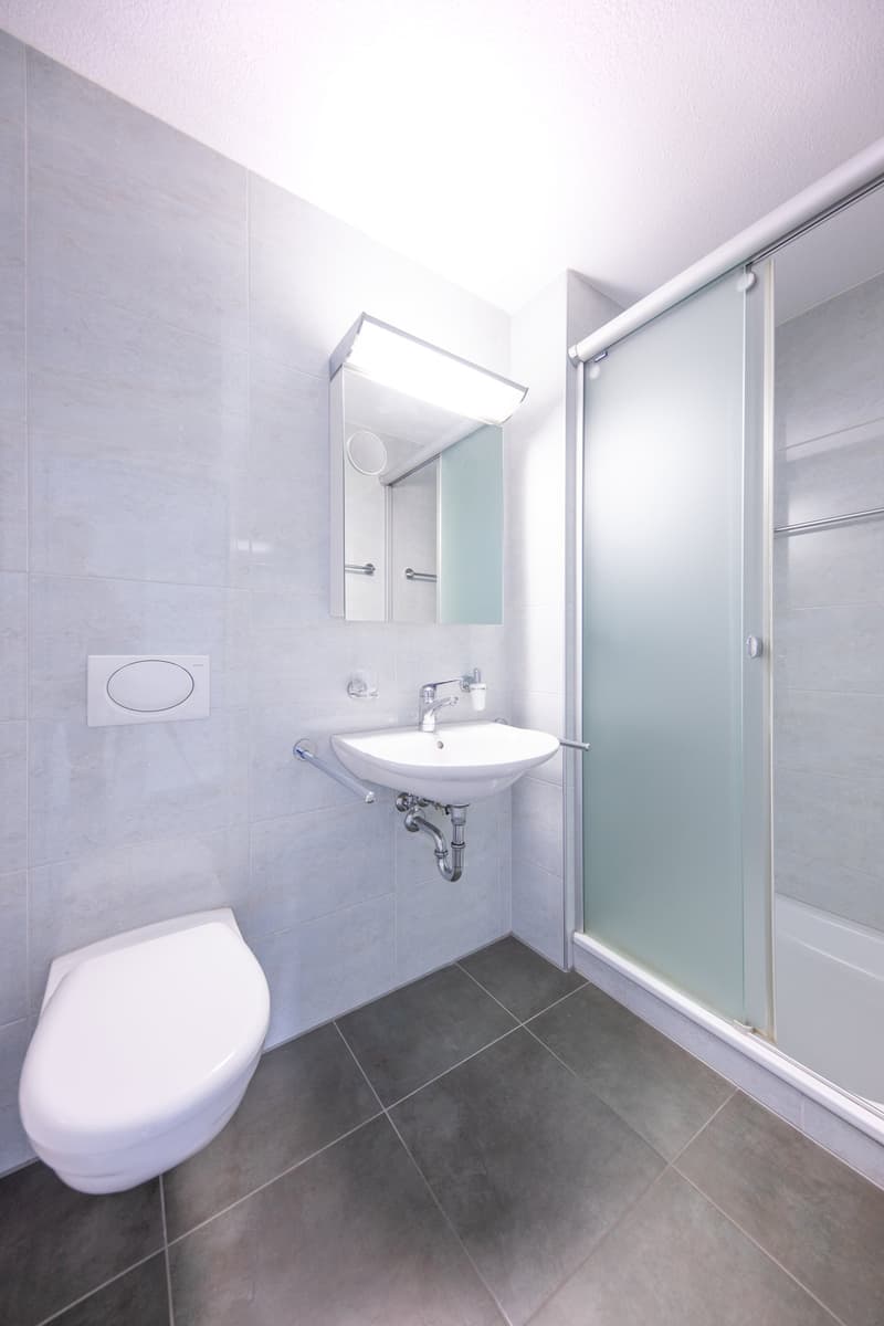 Moderne 3.5-Zimmerwohnung mit grossem Balkon nach Süden in Schwerzenbach (8)
