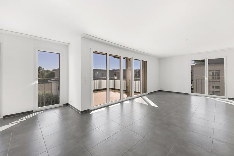 Moderne 3.5-Zimmerwohnung mit grossem Balkon nach Süden in Schwerzenbach (1)