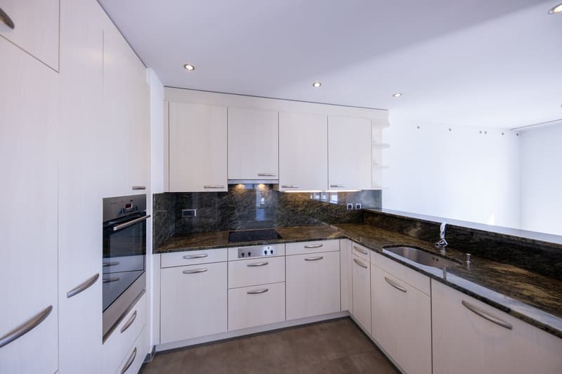 Moderne 3.5-Zimmerwohnung mit grossem Balkon nach Süden in Schwerzenbach (4)