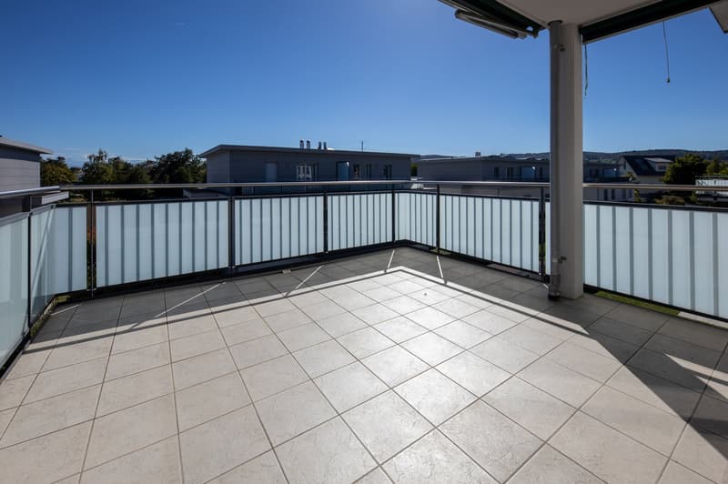 Moderne 3.5-Zimmerwohnung mit grossem Balkon nach Süden in Schwerzenbach (11)