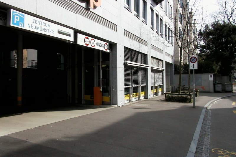 Places de stationnement - Au Kreuzplatz / près de la gare de Stadelhofen à louer (3)