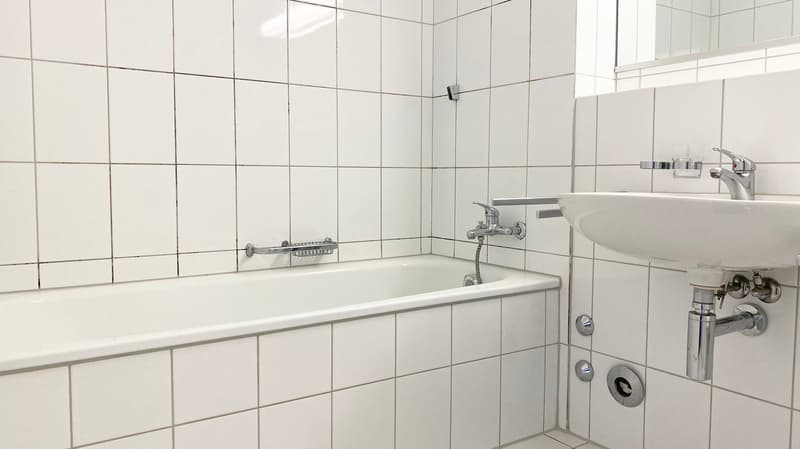 Badezimmer mit Badewanne