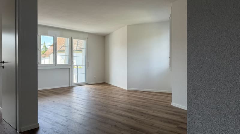 Maisonette ristrutturata di 5 locali con balcone a Bonstetten (4)