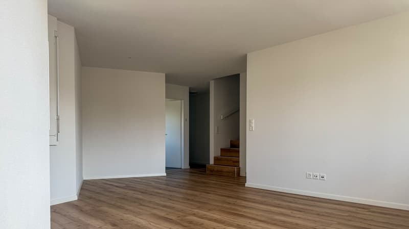 Maisonette ristrutturata di 5 locali con balcone a Bonstetten (6)