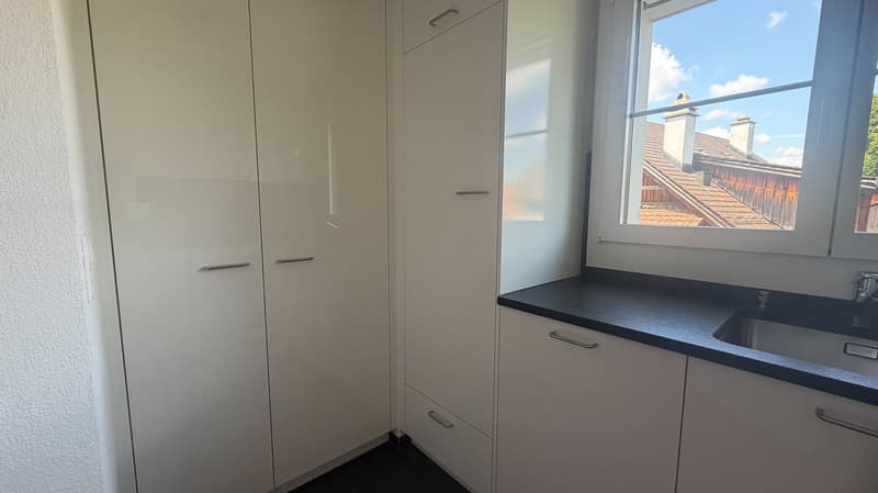 Maisonette ristrutturata di 5 locali con balcone a Bonstetten (2)