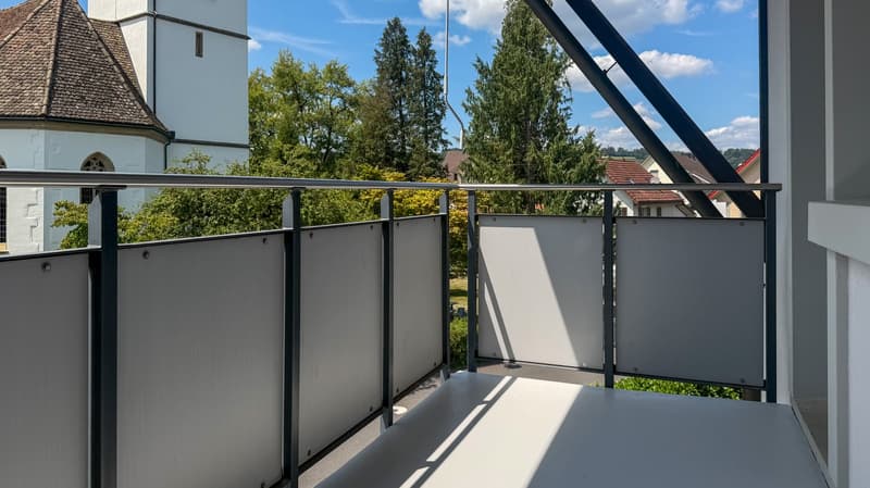 Maisonette ristrutturata di 5 locali con balcone a Bonstetten (17)