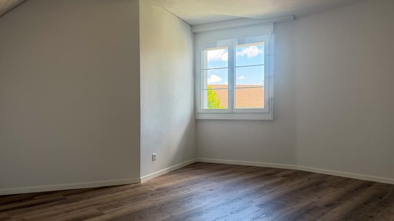 Maisonette ristrutturata di 5 locali con balcone a Bonstetten (12)