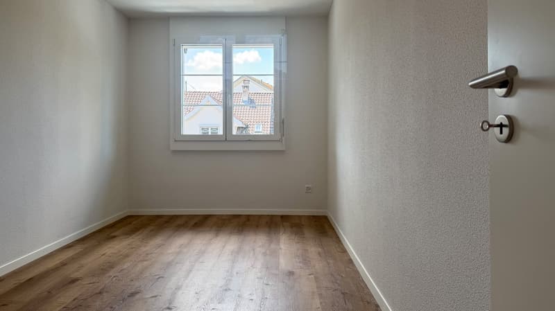 Maisonette ristrutturata di 5 locali con balcone a Bonstetten (14)