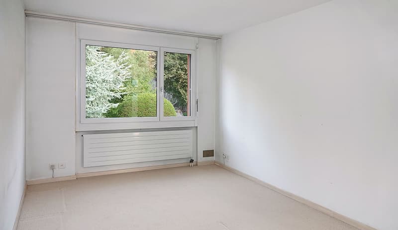 Eckhaus – sonniges Familienparadies mit grossem Garten und verglaster Pergola! (18)