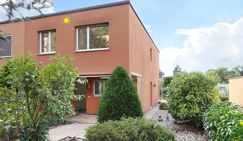 Eckhaus – sonniges Familienparadies mit grossem Garten und verglaster Pergola! (4)